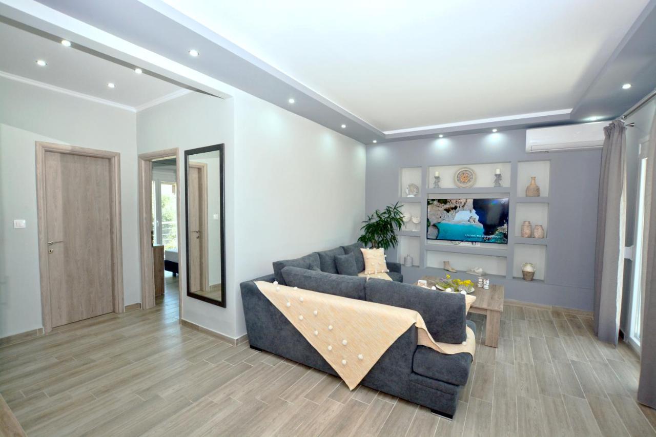 Blue North Luxury Apartment ลีเมนาส ภายนอก รูปภาพ